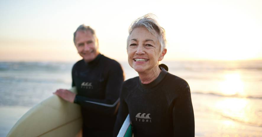 AS treatments couple surfing